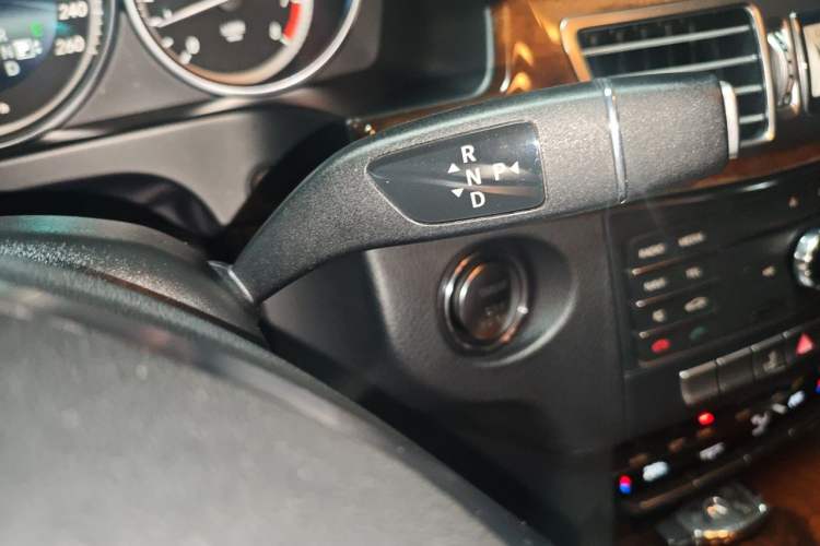 Used Mercedes-Benz E-Class 2015 Facelift E 200 L Gear Lever