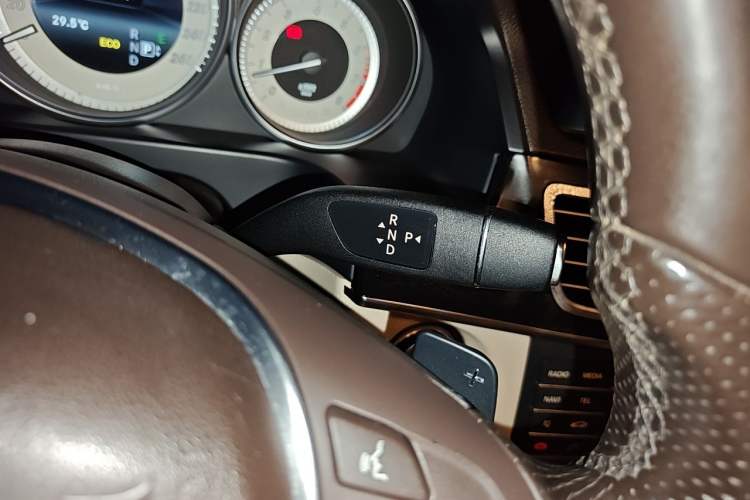 Used Mercedes-Benz E-Class 2015 Restyled E 260 L Sport Edition Gear Lever