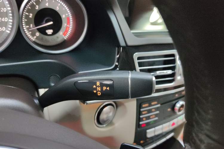 Used Mercedes-Benz E-Class 2015 Facelift E 200 L Sport Edition Gear Lever