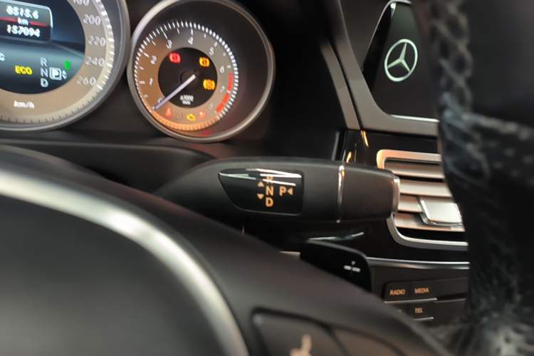 Used Mercedes-Benz E-Class 2015 Restyled E 260 L Sport Edition Gear Lever