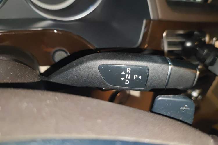 Used Mercedes-Benz E-Class 2015 E 400 L Hybrid Gear Lever