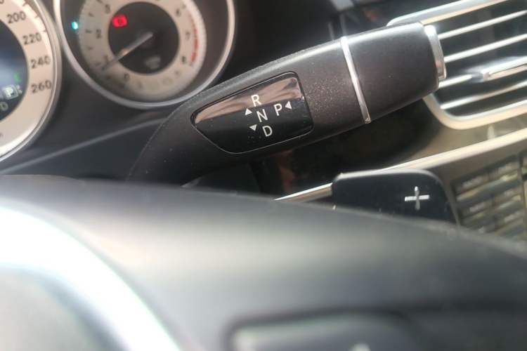 Used Mercedes-Benz E-Class 2015 E 260 L Sport & Fashion Model Gear Lever