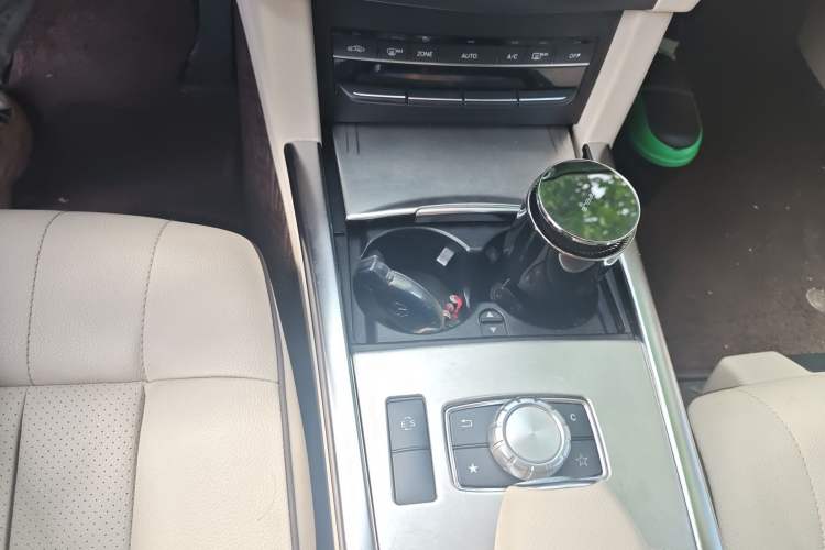 Used Mercedes-Benz E-Class 2015 E 260 L Sport & Fashion Model Gear Lever
