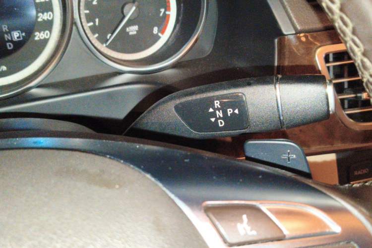 Used Mercedes-Benz E-Class 2015 Revised E 260 L Gear Lever