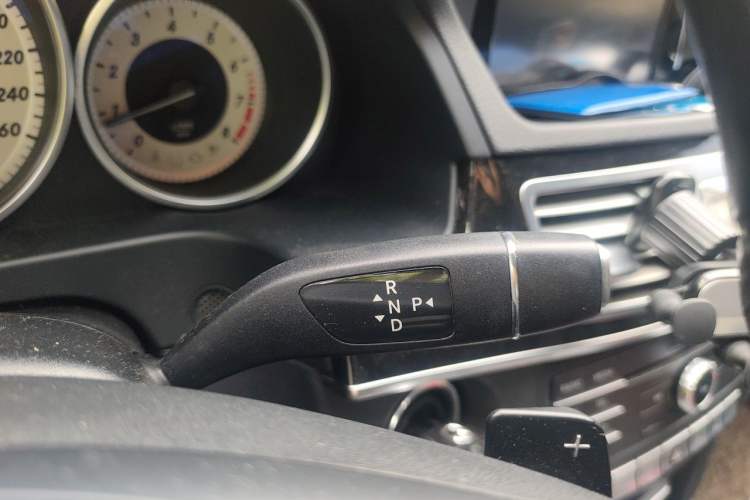 Used Mercedes-Benz E-Class 2015 Revised E 180 L Sport Edition Gear Lever