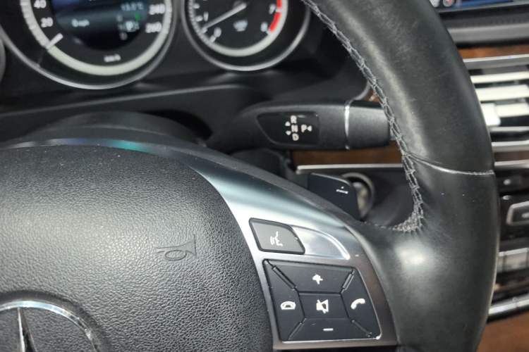 Used Mercedes-Benz E-Class 2015 E 320 L 4MATIC Gear Lever