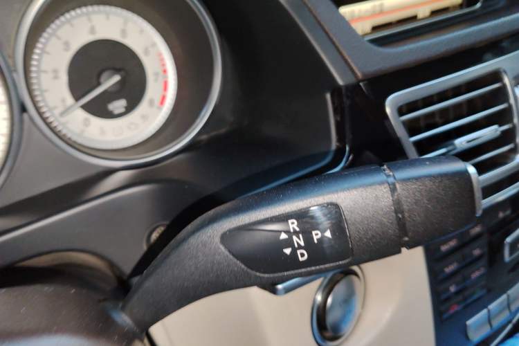 Used Mercedes-Benz E-Class 2015 E 260 L Sport Edition Gear Lever
