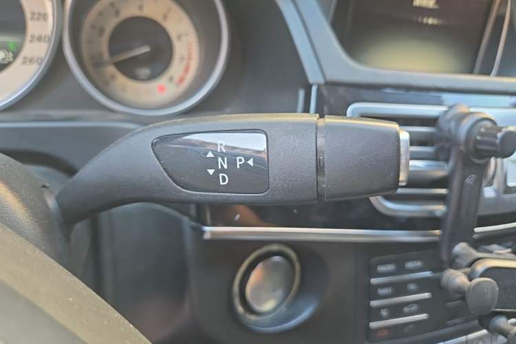 Used Mercedes-Benz E-Class 2015 E 260 L Sport Edition Gear Lever