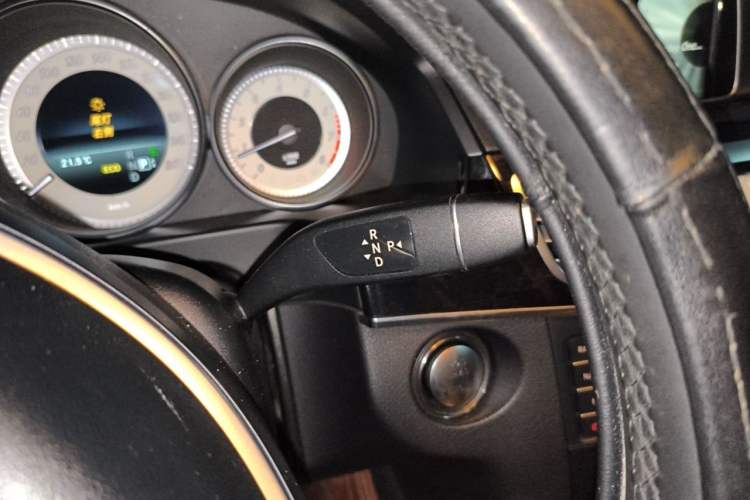 Used Mercedes-Benz E-Class 2015 Restyled E 260 L Sport Edition Gear Lever