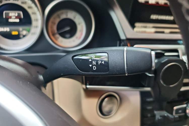 Used Mercedes-Benz E-Class 2015 E 260 L Sport & Fashion Model Gear Lever
