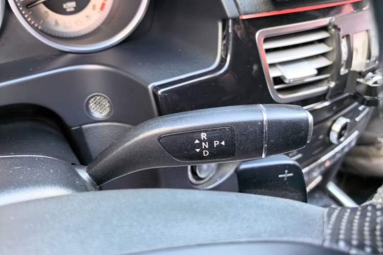 Used Mercedes-Benz E-Class 2015 Revised E 260 L Sport Luxury Edition Gear Lever
