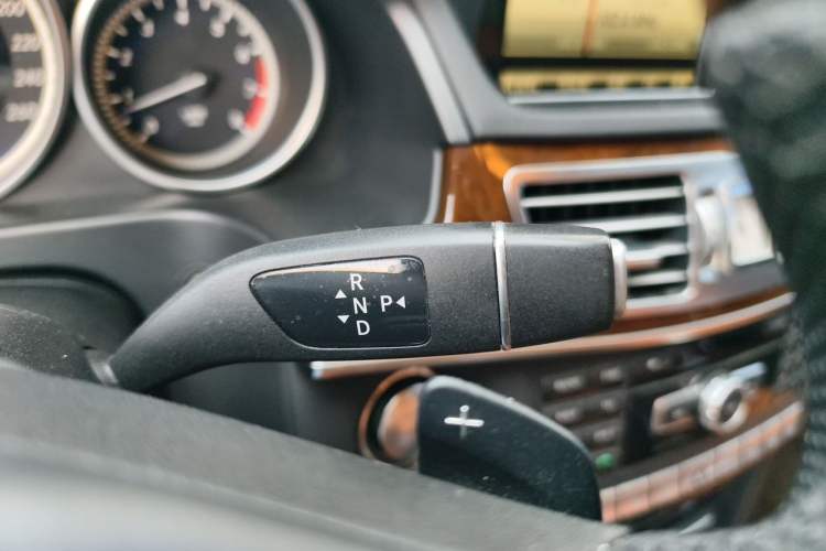 Used Mercedes-Benz E-Class 2015 E 400 L Hybrid Gear Lever