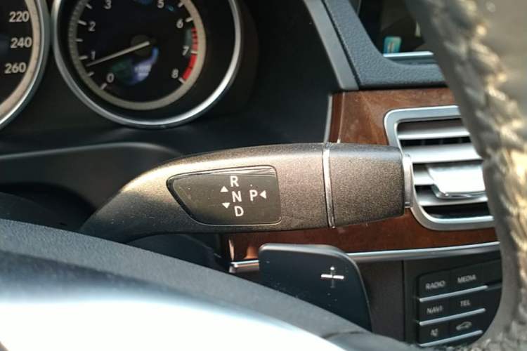 Used Mercedes-Benz E-Class 2015 Facelift E 200 L Gear Lever