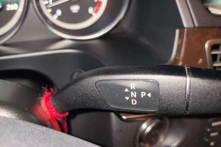 Used Mercedes-Benz E-Class 2015 Facelift E 200 L Gear Lever