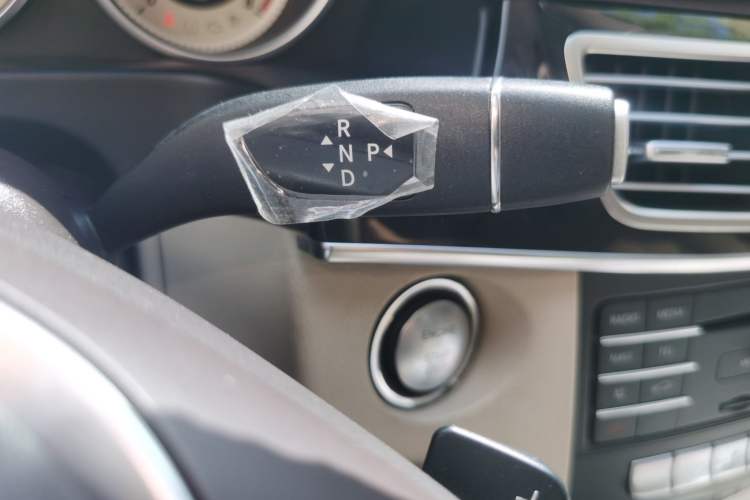 Used Mercedes-Benz E-Class 2015 Revised E 180 L Sport Edition Gear Lever