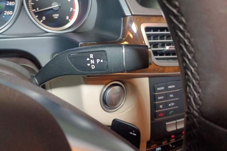 Used Mercedes-Benz E-Class 2015 Revised E 260 L Gear Lever