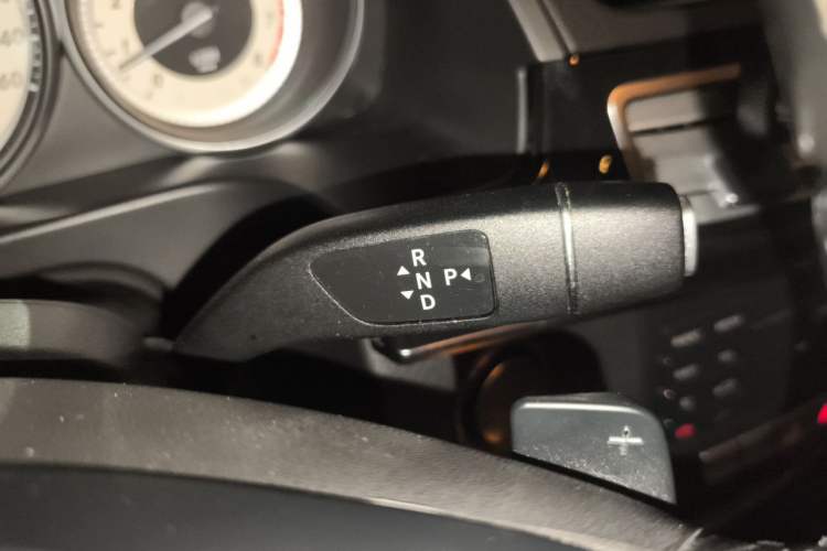 Used Mercedes-Benz E-Class 2015 E 200 L Sport Edition Gear Lever
