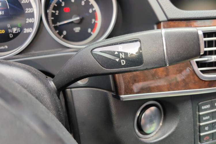 Used Mercedes-Benz E-Class 2015 Facelift E 200 L Gear Lever