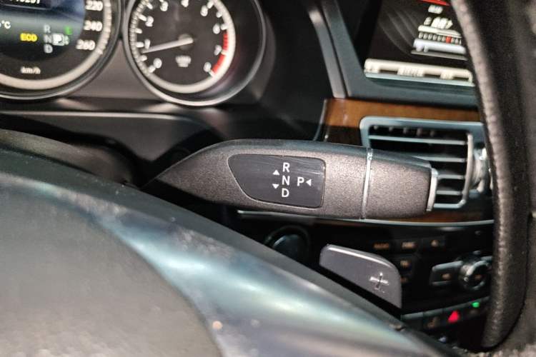 Used Mercedes-Benz E-Class 2015 E 200 L Gear Lever