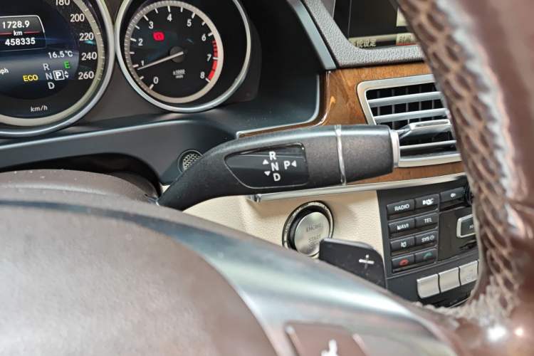 Used Mercedes-Benz E-Class 2015 E 260 L Gear Lever
