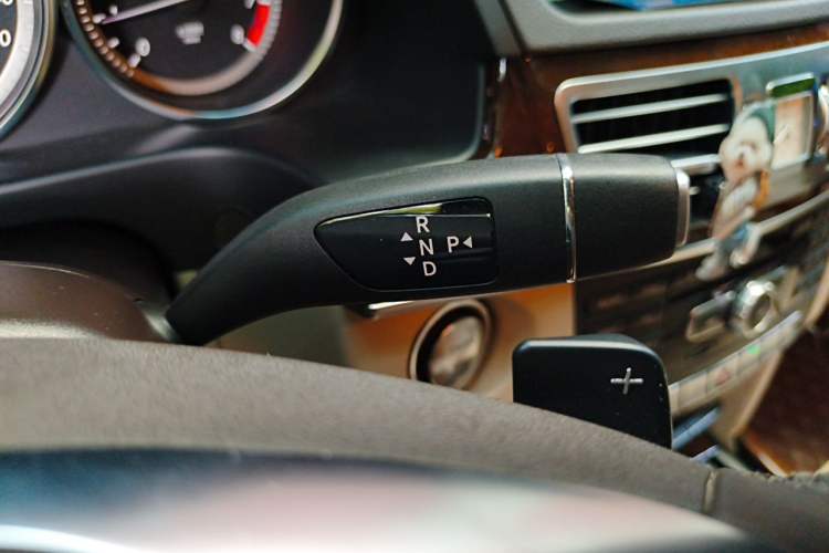 Used Mercedes-Benz E-Class 2015 E 200 L Gear Lever