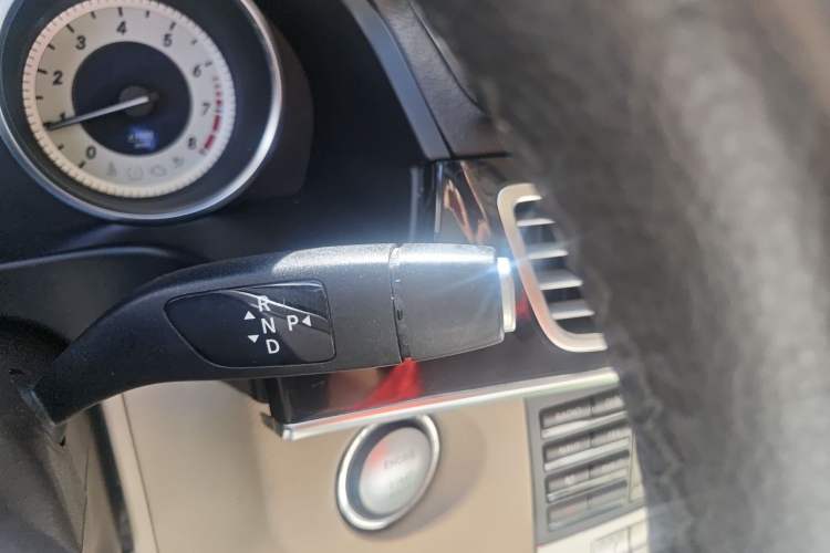 Used Mercedes-Benz E-Class 2015 E 260 L Sport & Fashion Model Gear Lever