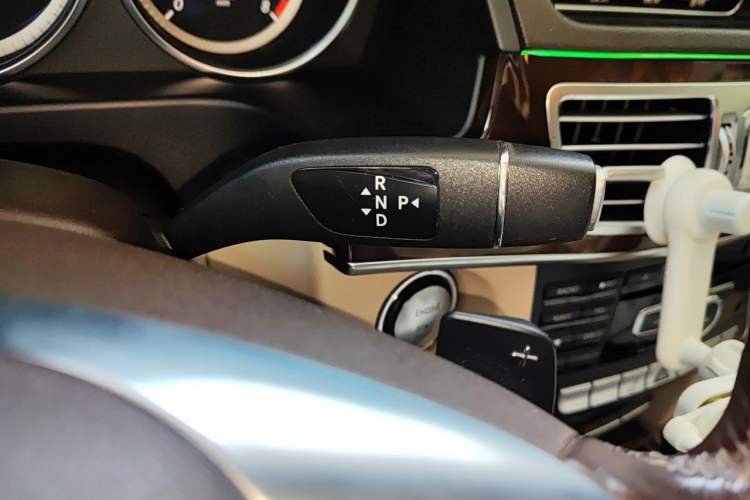Used Mercedes-Benz E-Class 2015 E 200 L Gear Lever