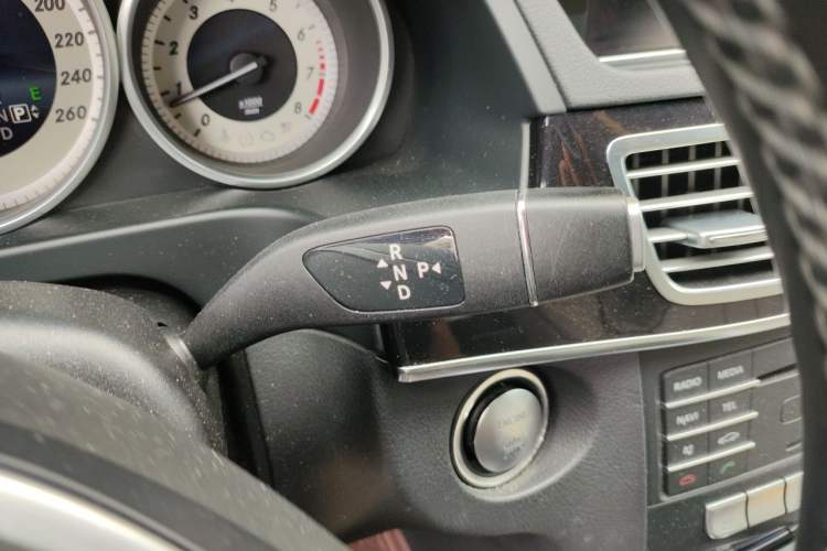 Used Mercedes-Benz E-Class 2015 Revised E 260 L Sporty and Stylish Edition Gear Lever