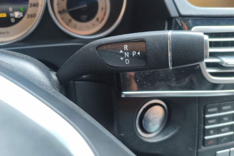 Used Mercedes-Benz E-Class 2015 Revised E 180 L Sport Edition Gear Lever