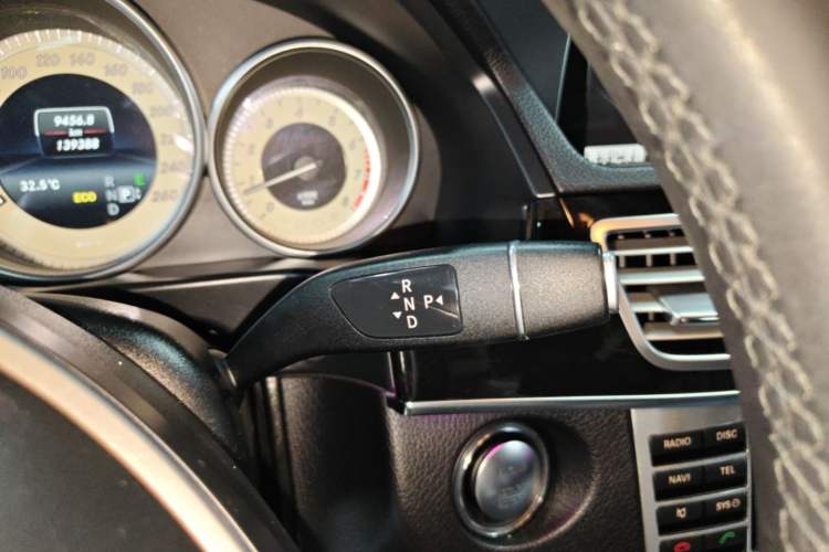 Used Mercedes-Benz E-Class 2015 E 260 L Sport & Fashion Model Gear Lever