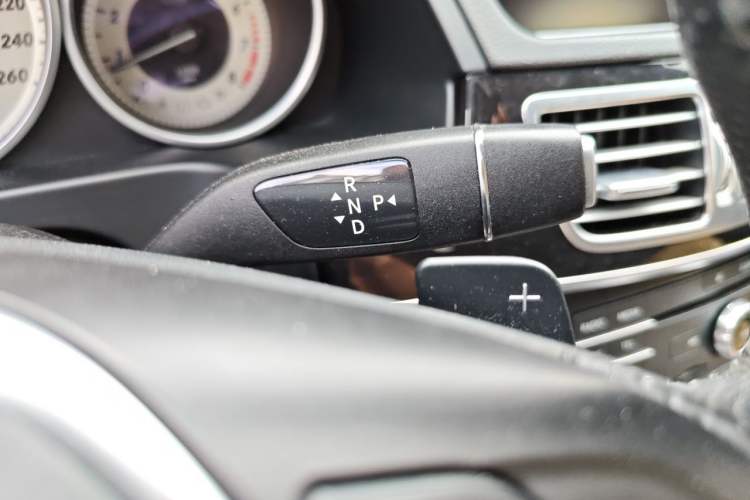 Used Mercedes-Benz E-Class 2015 Revised E 180 L Sport Edition Gear Lever