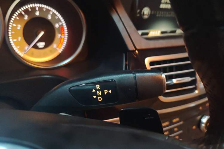 Used Mercedes-Benz E-Class 2015 Restyled E 260 L Sport Edition Gear Lever