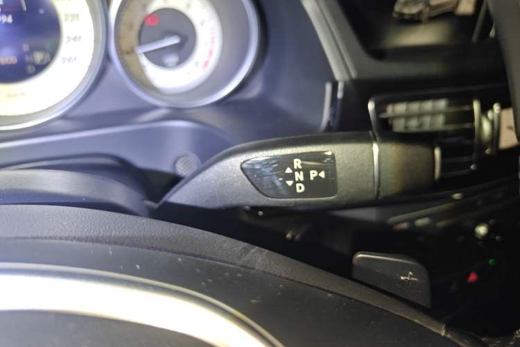 Used Mercedes-Benz E-Class 2015 Facelift E 200 L Sport Edition Gear Lever