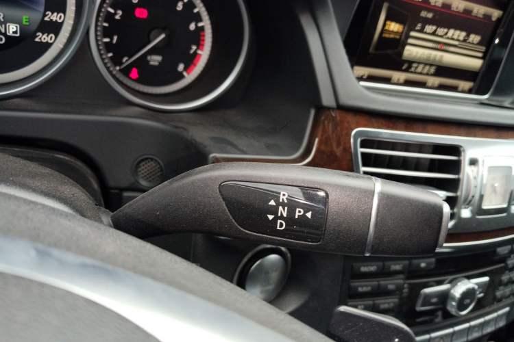 Used Mercedes-Benz E-Class 2015 E 400 L Hybrid Gear Lever