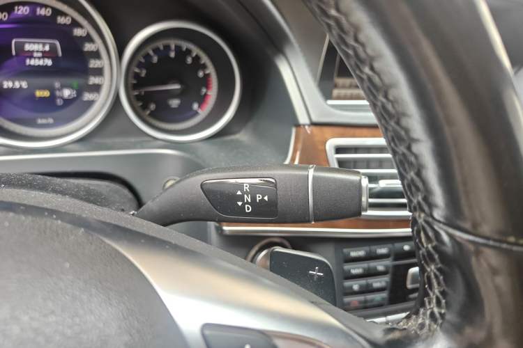Used Mercedes-Benz E-Class 2015 E 320 L Luxury 4MATIC Gear Lever
