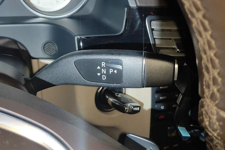 Used Mercedes-Benz E-Class 2015 E 260 L Sport & Fashion Model Gear Lever