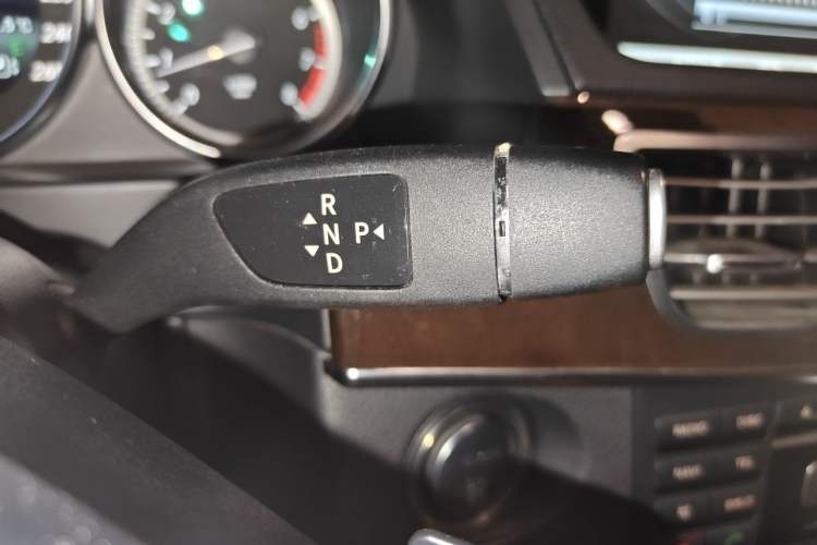 Used Mercedes-Benz E-Class 2015 E 200 L Gear Lever