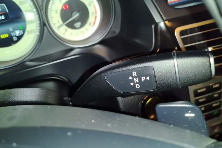 Used Mercedes-Benz E-Class 2015 E 260 L Sport & Fashion Model Gear Lever