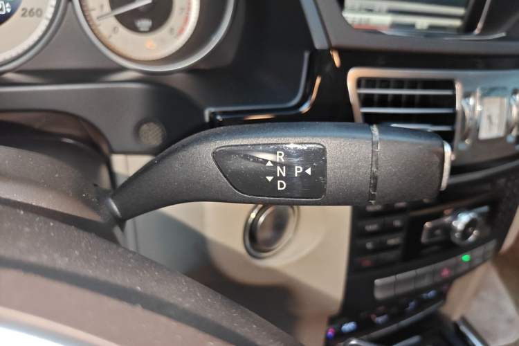 Used Mercedes-Benz E-Class 2015 Revised E 260 L Gear Lever