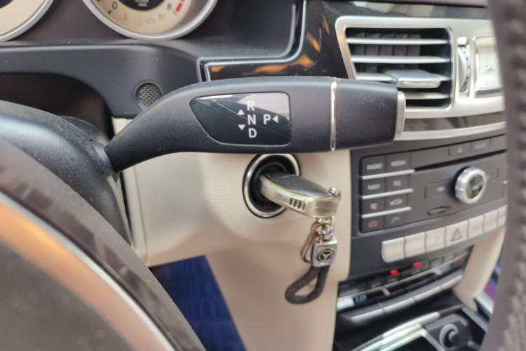 Used Mercedes-Benz E-Class 2015 E 260 L Sport Edition Gear Lever