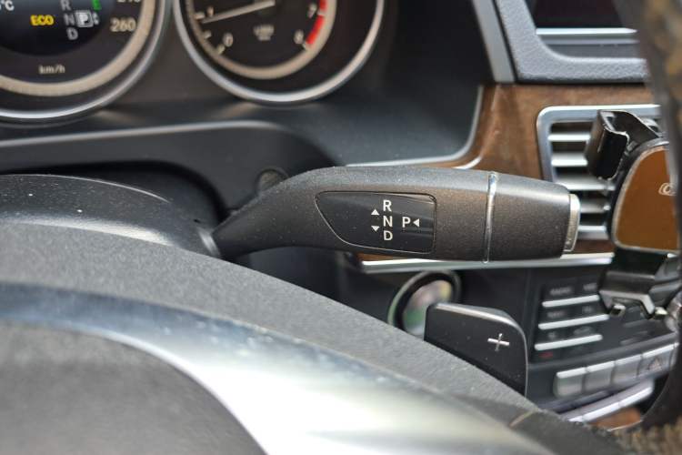 Used Mercedes-Benz E-Class 2015 E 200 L Gear Lever