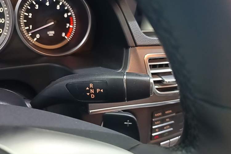Used Mercedes-Benz E-Class 2015 Facelift E 200 L Gear Lever