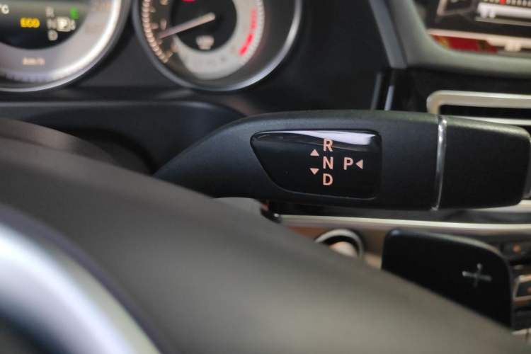Used Mercedes-Benz E-Class 2015 E 320 L 4MATIC Gear Lever