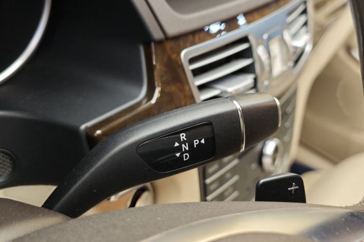 Used Mercedes-Benz E-Class 2015 Revised E 260 L Gear Lever