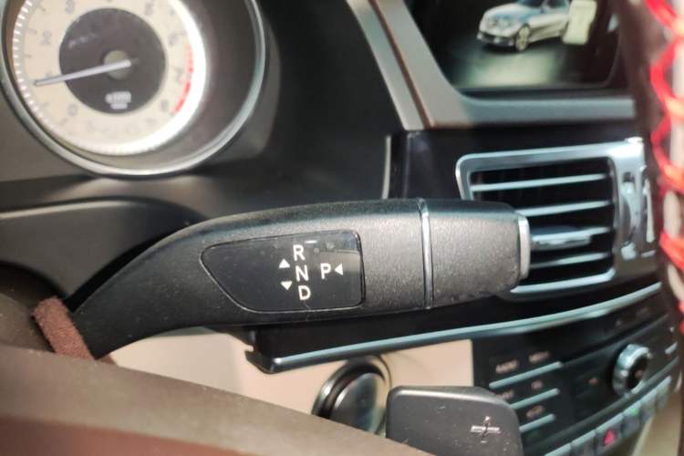 Used Mercedes-Benz E-Class 2015 Restyled E 260 L Sport Edition Gear Lever