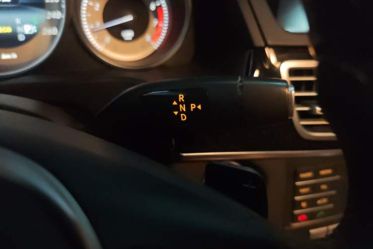 Used Mercedes-Benz E-Class 2015 E 260 L Sport Edition Gear Lever