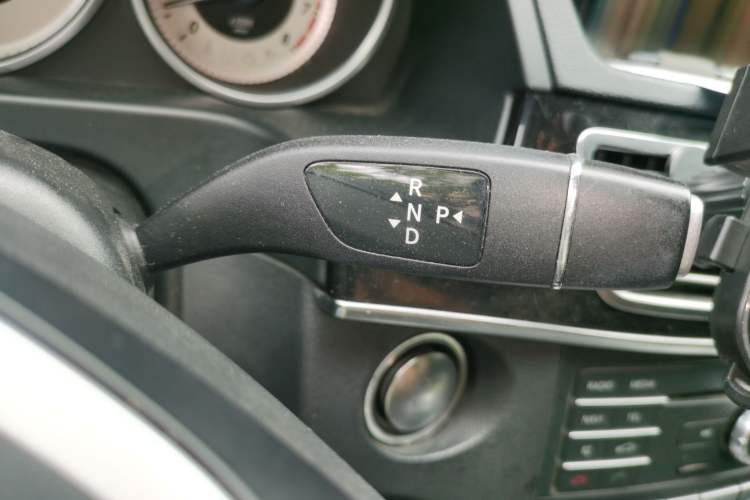 Used Mercedes-Benz E-Class 2015 Facelift E 200 L Sport Edition Gear Lever