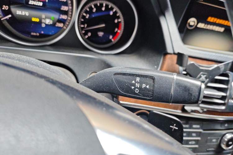 Used Mercedes-Benz E-Class 2015 E 260 L Luxury Model Gear Lever