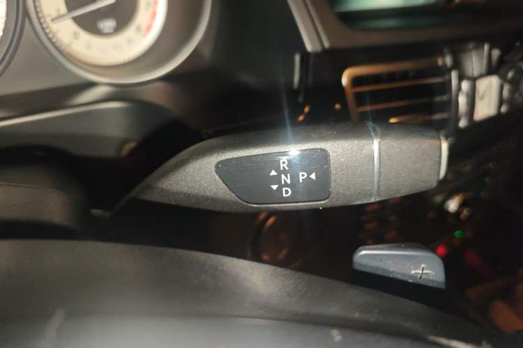 Used Mercedes-Benz E-Class 2015 Restyled E 260 L Sport Edition Gear Lever