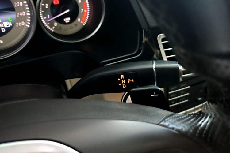 Used Mercedes-Benz E-Class 2015 Restyled E 260 L Sport Edition Gear Lever